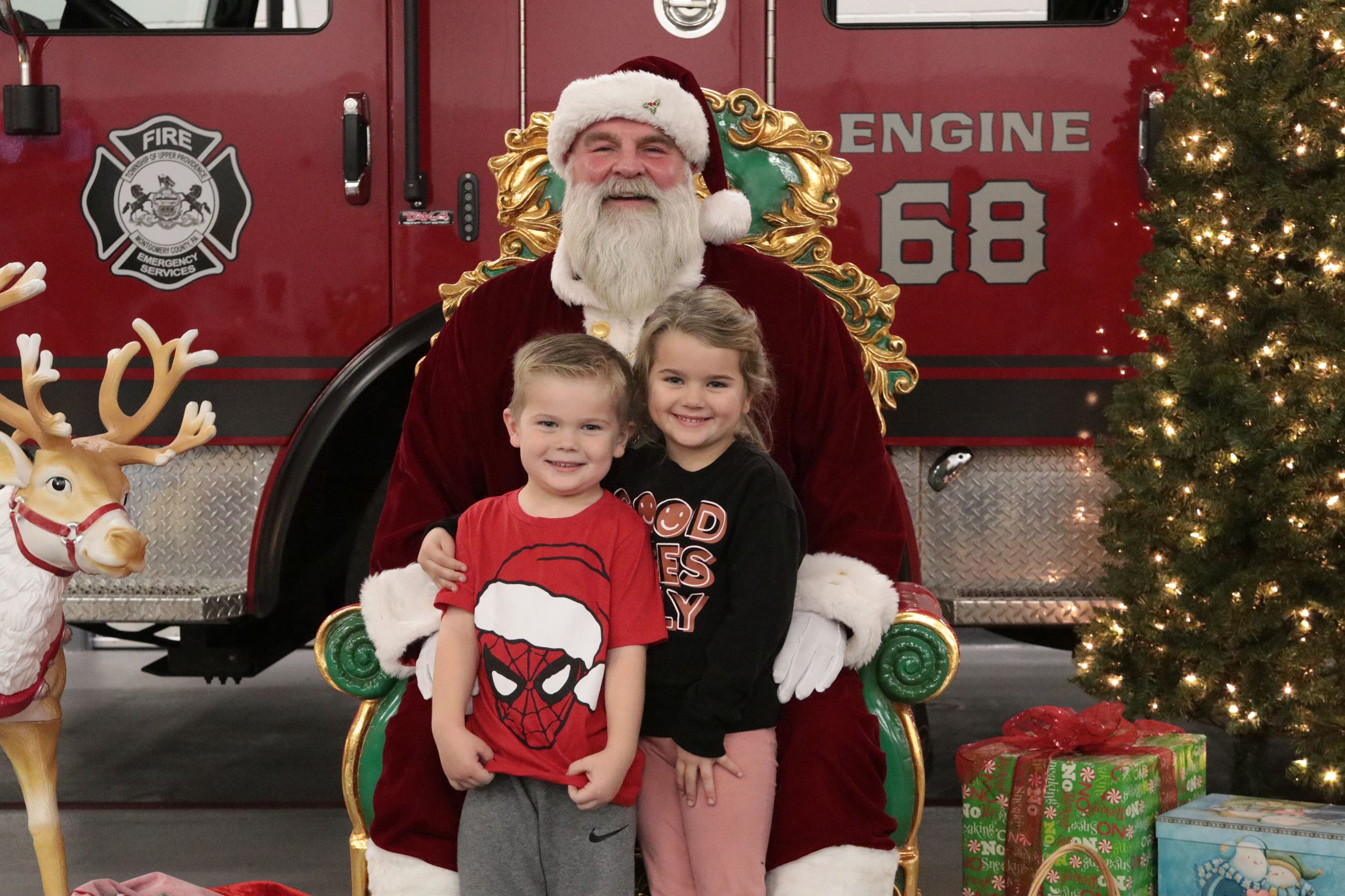 Pictures with Santa 8